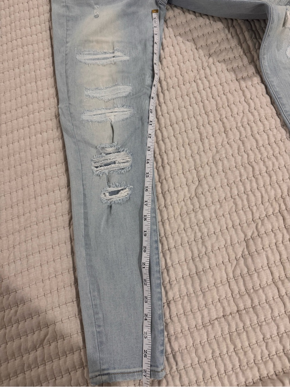 American Eagle Outfitters Light Blue Distressed Skinny Jeans - Picture 4 of 5